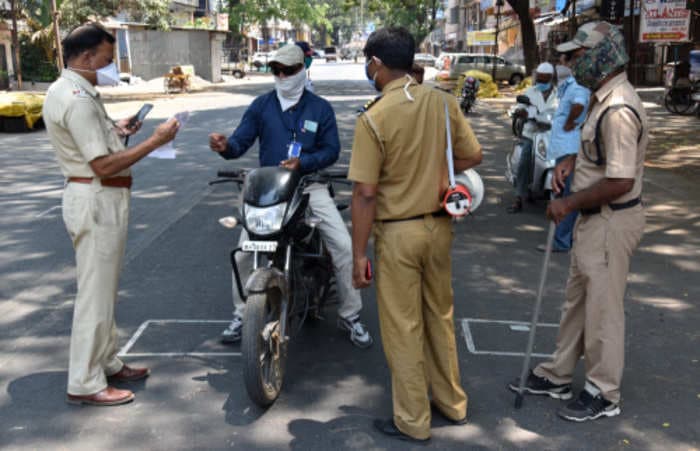 Kolhapur police punishes lockdown violators by posting their pics online