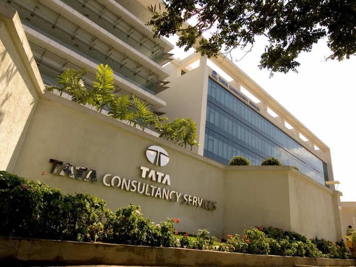TCS reports flat growth, offers dividend of ₹6 per share
