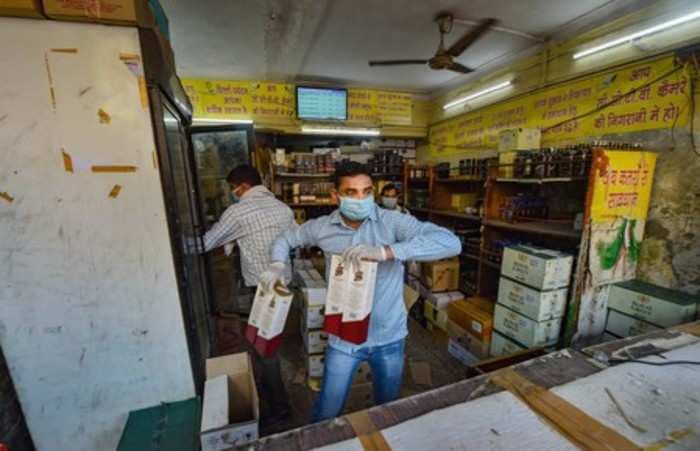 Maharashtra's Solapur, Aurangabad, Jalna, Buldhana, Amravati districts will not allow liquor sale