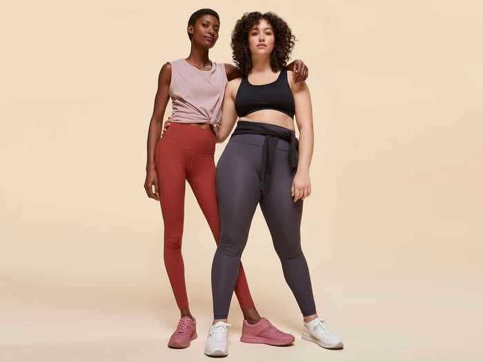 Everlane's first pair of leggings is here — we had 5 women put them to the test to judge their look and feel