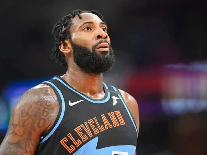 Cavaliers center Andre Drummond tipped $1,000 at a Florida restaurant and left his waitress in tears of joy