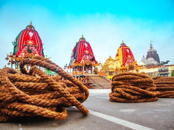 Contrasting images of the iconic Puri Jagannath Rath Yatra from 2020 and 2019 – without the lakhs of devotees