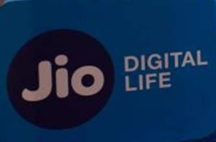 Reliance Jio added over 46 lakh customer in March while Airtel, Vodafone continue to dip