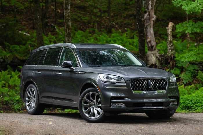 REVIEW: The 2020 Lincoln Aviator is an $83,000 land yacht that perfectly embodies hulking American opulence