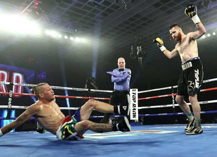 A former UFC fighter has become one of the most popular boxers of the summer, adding another big KO to his record Tuesday