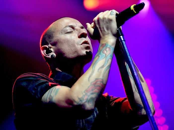 Fans of late Linkin Park frontman Chester Bennington are sharing his anti-Trump tweets after the president retweeted a video using the band's music