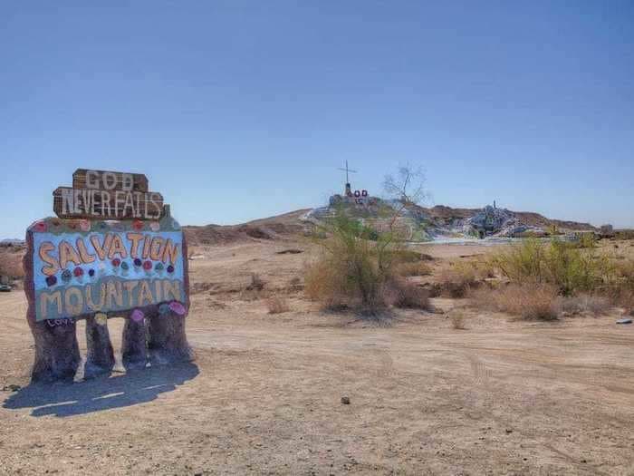 Disappointing photos of roadside attractions in real life