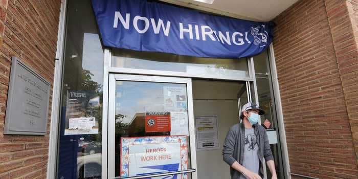 US weekly jobless claims hit 1.4 million, post second straight weekly increase