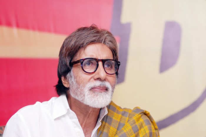 Amitabh Bachchan begins shooting for 'Kaun Banega Crorepati' with precautions