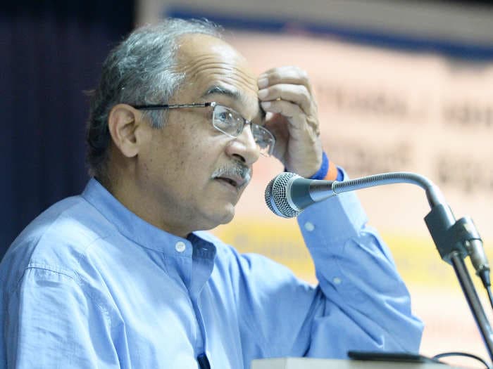 Supreme Court tests Prashant Bhushan's resolve with a ₹1 fine for 'critical' tweets