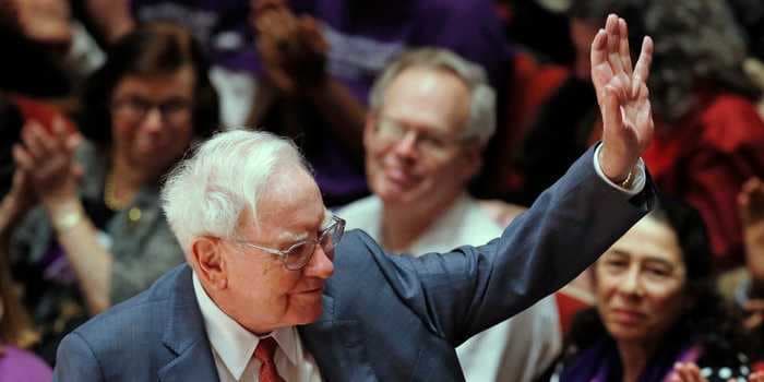 Warren Buffett auctioned off a wallet containing a stock tip for $210,000 in 1999