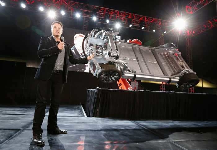 Elon Musk's big battery plans include another shot at his 'alien dreadnought' factory dream