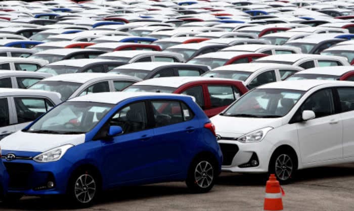 From Elantra to Santro and i10 to i20 — Hyundai is offering discounts up to ₹1 lakh on its cars