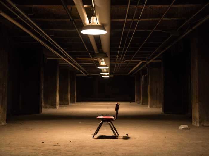 16 haunting photos of an abandoned Cold War fallout shelter that's hidden underneath an elementary school in Washington, DC