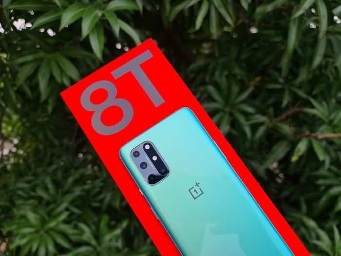 OnePlus 8T Smartphone first impressions —  settling on a middle ground