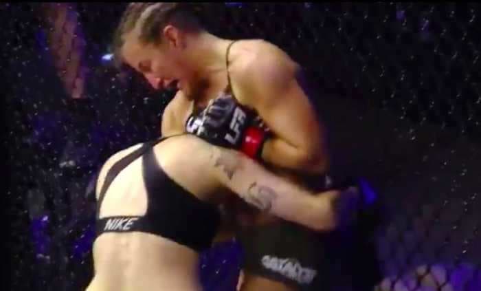 A female MMA fighter scored a buzzer-beating guillotine choke which sent her opponent to sleep in the final second of the 1st round
