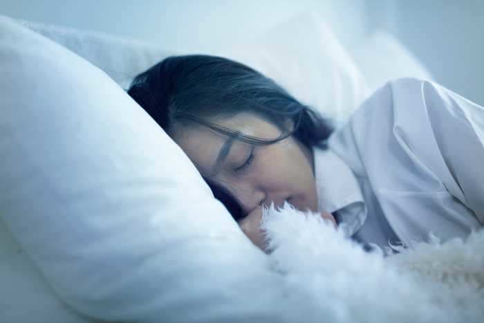 4 ways to prepare yourself for a good night's sleep, according to sleep scientists