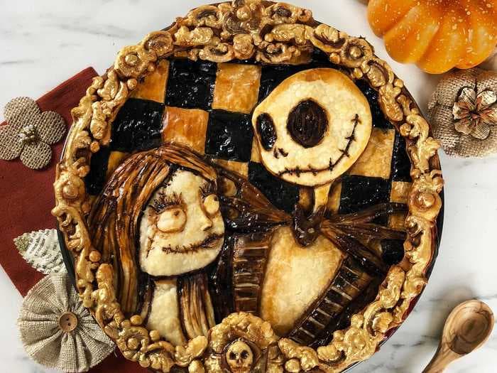 A self-taught baker makes incredible Halloween pies decorated with characters from your favorite spooky movies