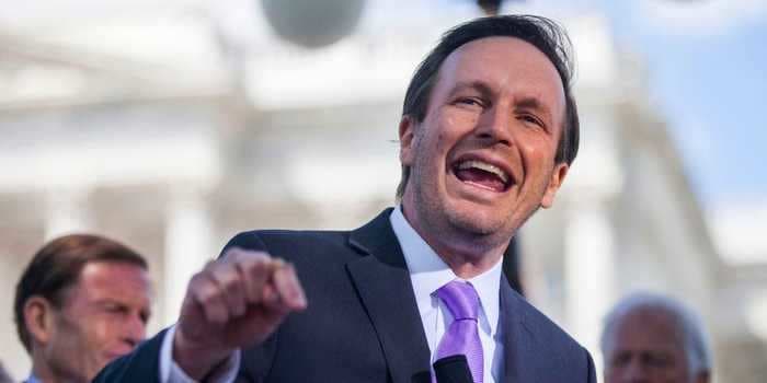 'Potentially catastrophic': Sen. Chris Murphy sounds the alarm on the Trump administration not briefing the Biden team on COVID-19 vaccine distribution