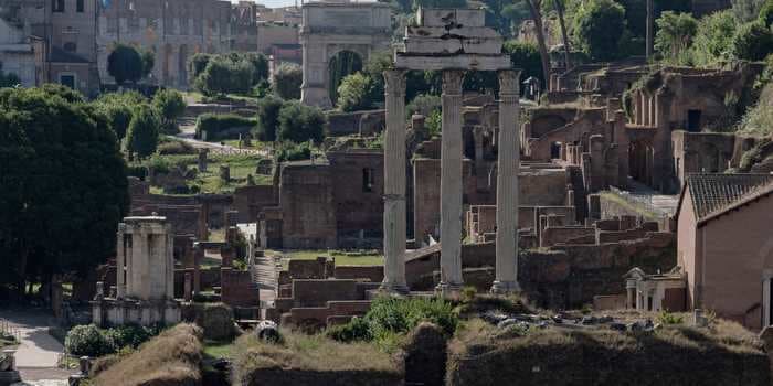 An American tourist who stole and inscribed a note on a shard of ancient Roman marble mailed it back to Italy, apologizing for being an 'a--hole'