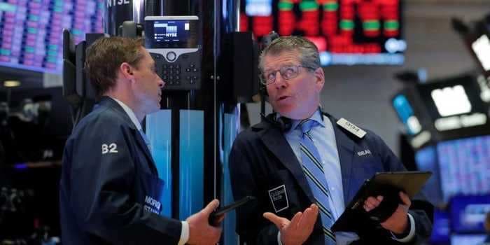 US stocks waver as investors digest rising jobless claims and stimulus gridlock