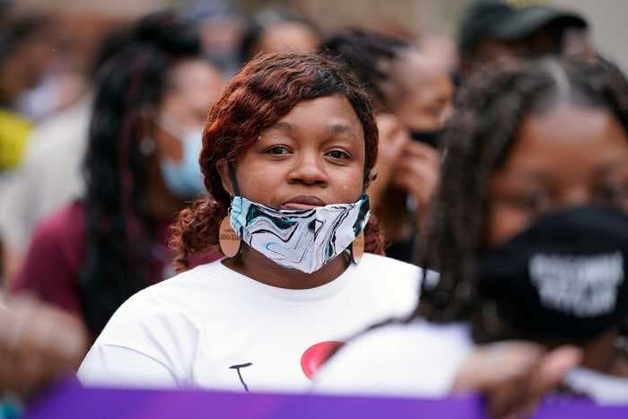 Breonna Taylor's mom, Tamika Palmer, calls on President-elect Joe Biden to pursue federal investigations into police brutality cases