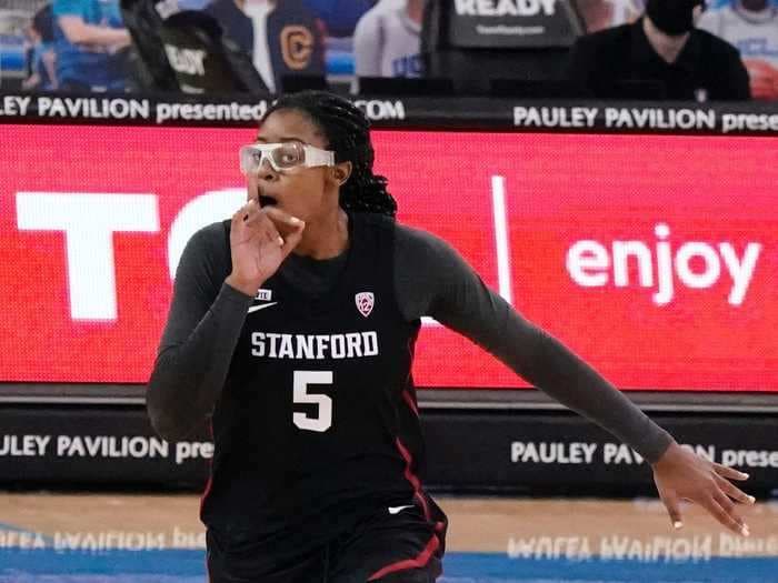 Fran Belibi only needed 2 steps from the free-throw line for her dunk on UCLA and help keep No. 1 Stanford undefeated