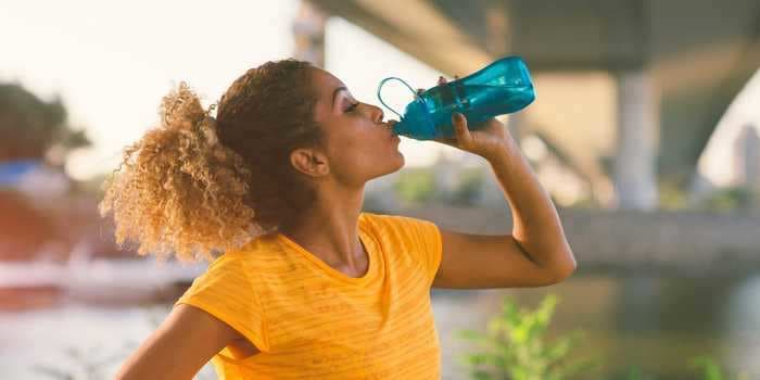5 science-backed ways drinking more water can help you lose weight - and how much you should drink per day