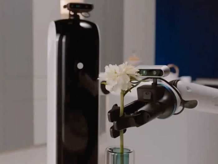 Samsung's new robot butler can pour a glass of wine and do your laundry - take a look at how it works