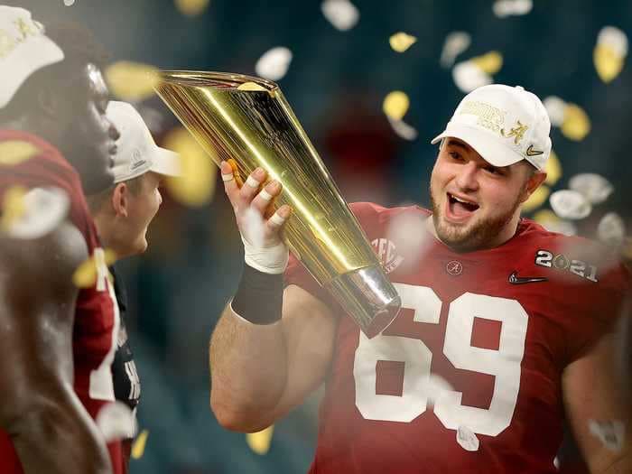Alabama center Landon Dickerson returned from injury to make one final snap on final play of national championship game