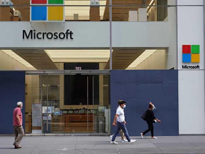 Microsoft delivers on cloud performance in 'blowout' quarter, Wedbush says