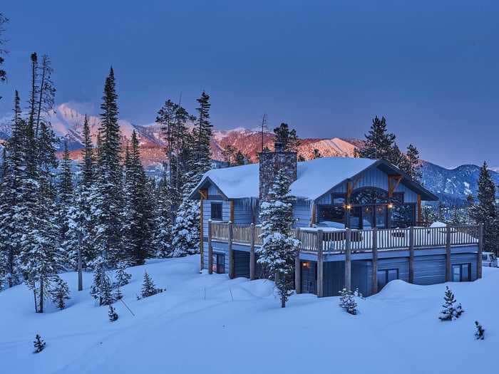 The 10 best places in the US to buy a winter home right now