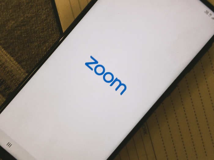 Additional Zoom meeting room controls will now be available on smartphones