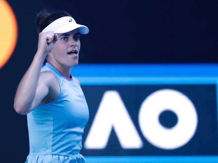 Jen Brady made a mind-boggling cross-court recovery to pull out a ridiculous point against Naomi Osaka in the Australian Open final