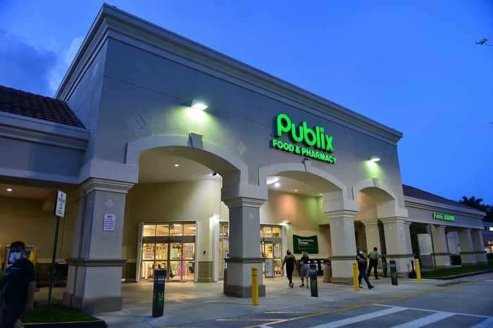Publix offers $125 gift cards to workers who receive the COVID-19 vaccine