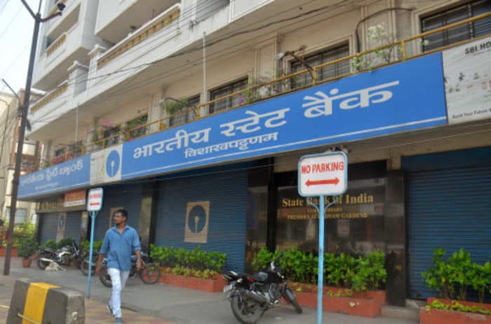 One in every five rupees lent by SBI to individuals, goes to government employees