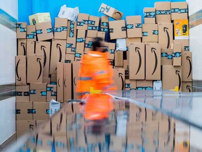 Amazon reportedly told workers to 'Vote NO' in a historic union election and to drop ballots in a USPS mailbox that recently appeared at their Alabama warehouse