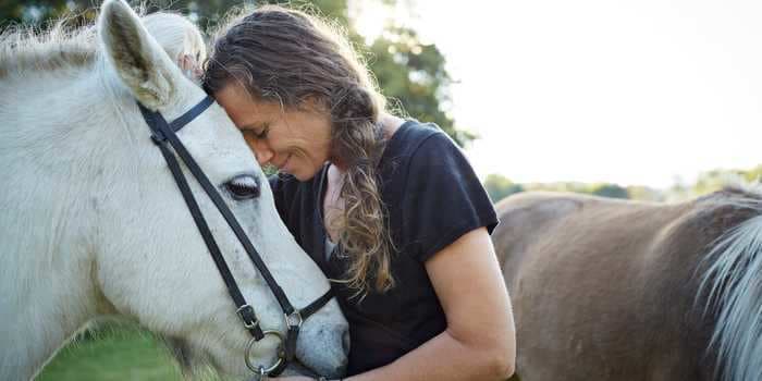 What is equine-assisted therapy? What horses can do for your mental and physical well-being