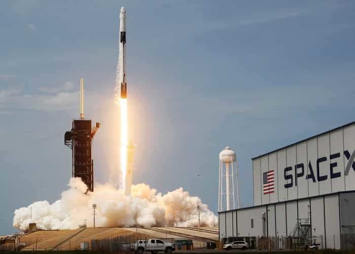 Watch SpaceX blast another 60 Starlink internet satellites into orbit, marking its 20th successful Starlink mission
