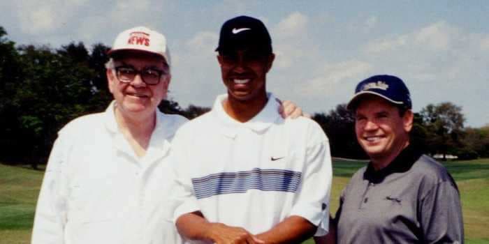 Warren Buffett lost a bet to Tiger Woods on the golf course. The investor saved face with a clever turn of phrase.