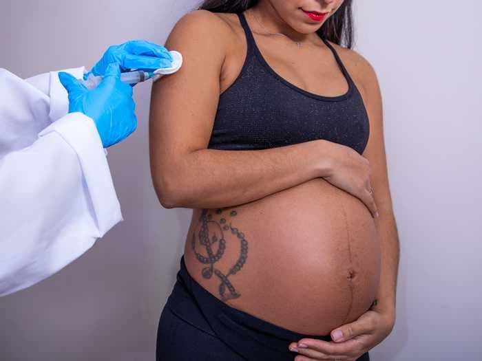 Pregnant women are protected by Pfizer's and Moderna's COVID-19 vaccines and pass high levels of disease-fighting antibodies on to their babies, study finds