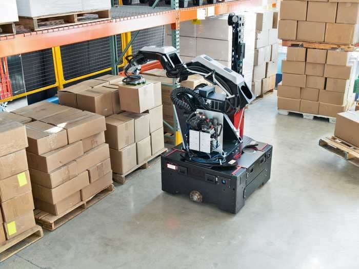 Boston Dynamics unveils Stretch, a new robot designed to move boxes in warehouses