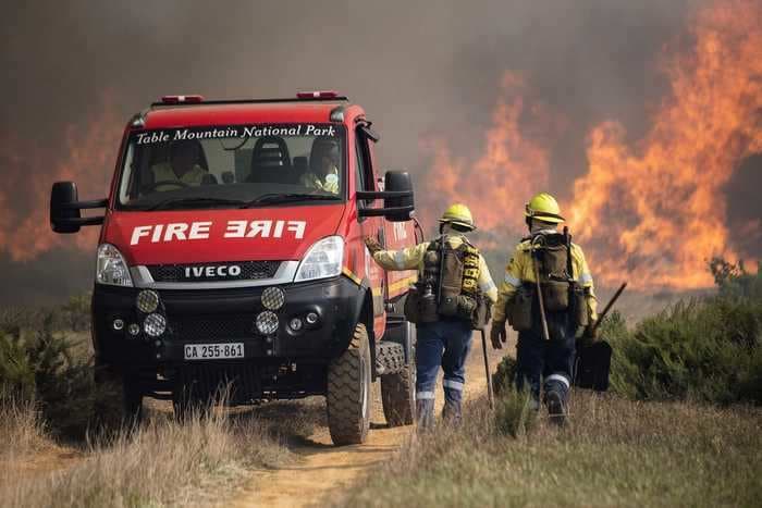 Photos show a wildfire in Cape Town, South Africa, which destroyed historic university buildings and forced students to evacuate