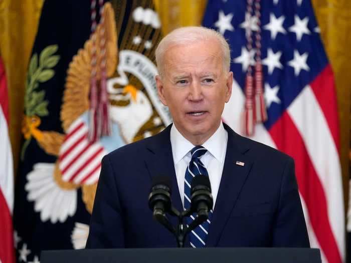 Biden calls on all US employers to pay full-time workers for time missed due to vaccines