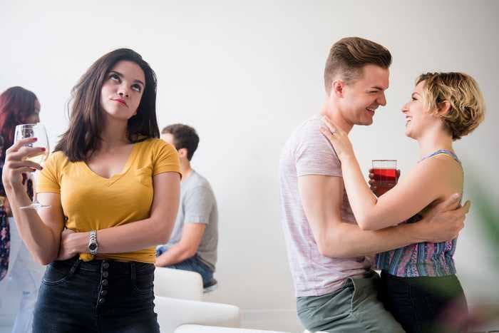 What to do if your friends are jealous of your relationship, according to experts