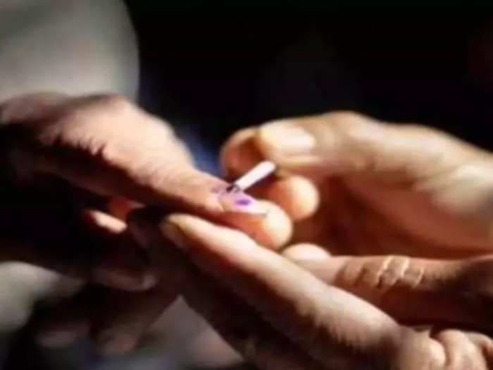 Counting of postal votes begins in Kerala, "Congress-led UDF" leads