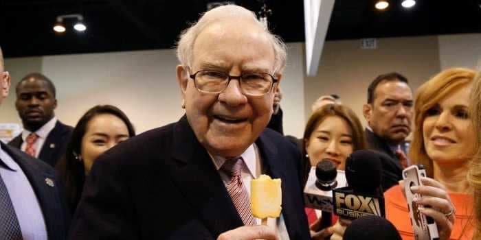 Warren Buffett warned newbie investors, touted tech stocks, and dashed acquisition hopes at Berkshire Hathaway's annual meeting. Here are the 7 key takeaways.