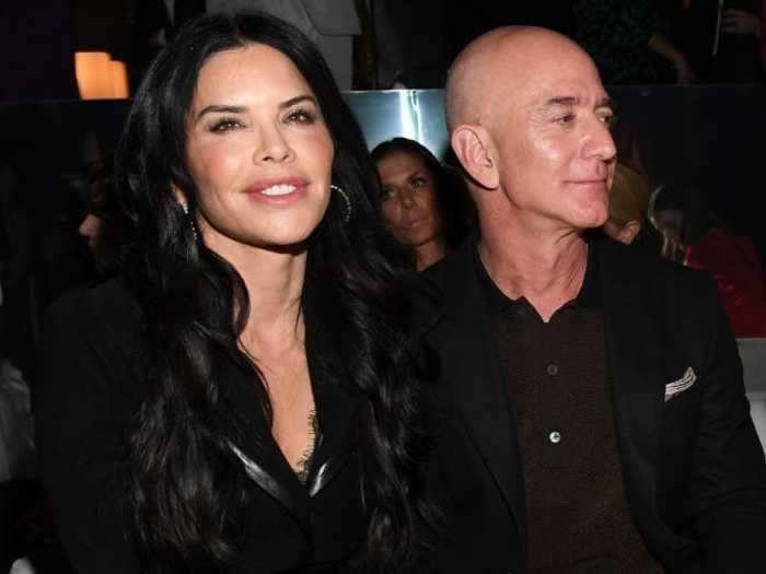 Jeff Bezos' sudden keen interest in helicopters reportedly revealed his affair with Lauren Sanchez