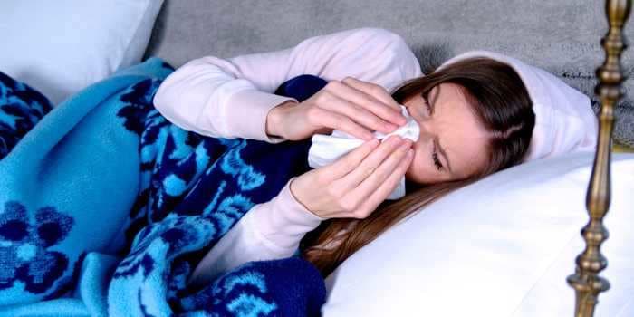 13 tips to get better sleep with a stuffy nose at night