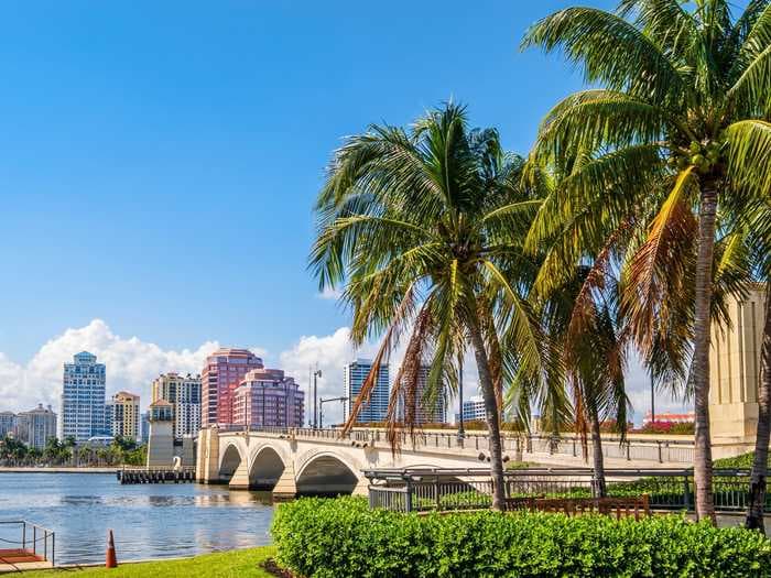 Palm Beach County has around 44 billionaires. The super-rich are flocking there for business opportunities, convenient transport links, and a chance to live in 'paradise.'